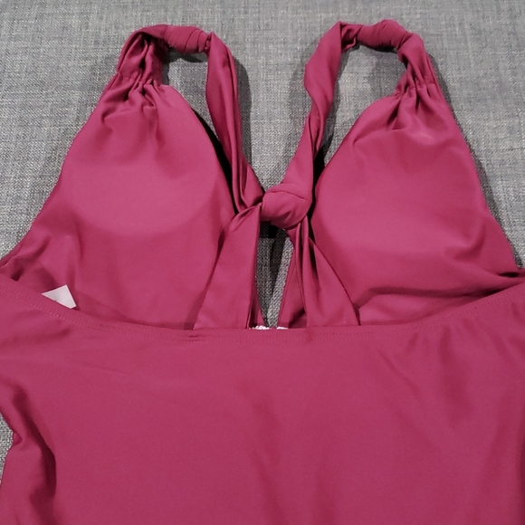 NWT Strappy Back One Piece Swimsuit - Picture 5 of 5